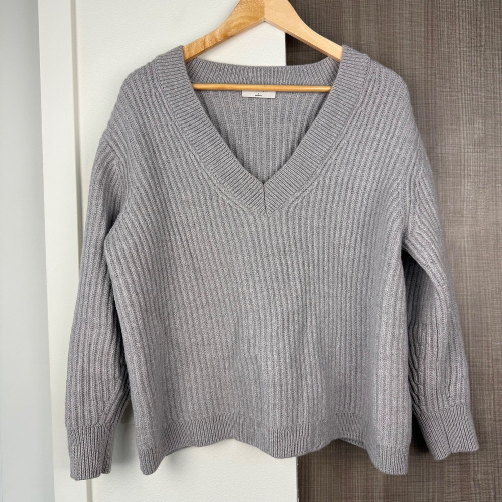 Babaton‎ Aritzia Gray Roger V Neck Sweater Merino Wool Womens Large Heavy Ribbed - Picture 2 of 11